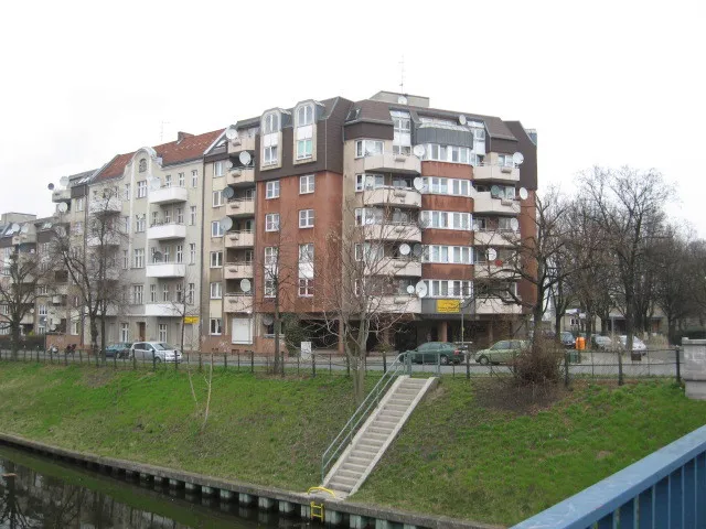 Wunderschöne 2 Zimmerwohnung im Altbau mit Wasserblick — photo 1
